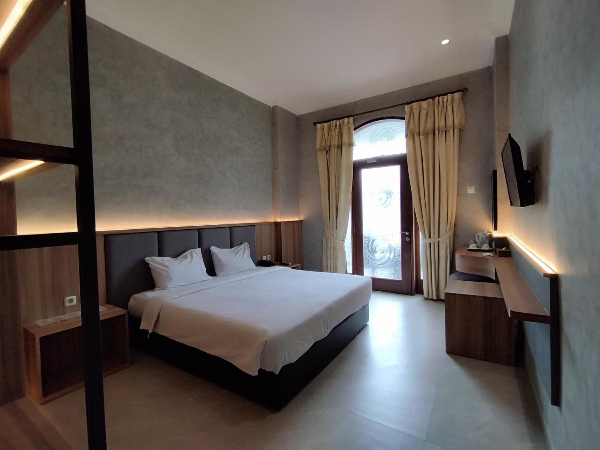 The Grand Palace Hotel Malang Esterno foto