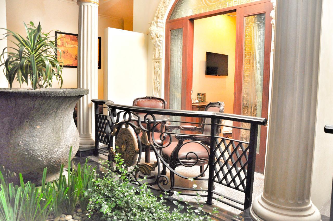 The Grand Palace Hotel Malang Esterno foto